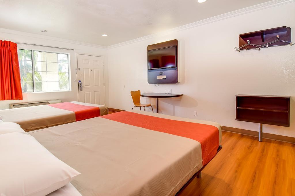 Motel 6 Garden Grove Esterno foto