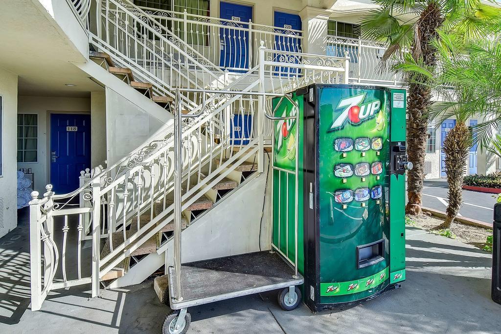Motel 6 Garden Grove Esterno foto