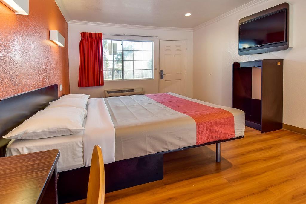 Motel 6 Garden Grove Esterno foto