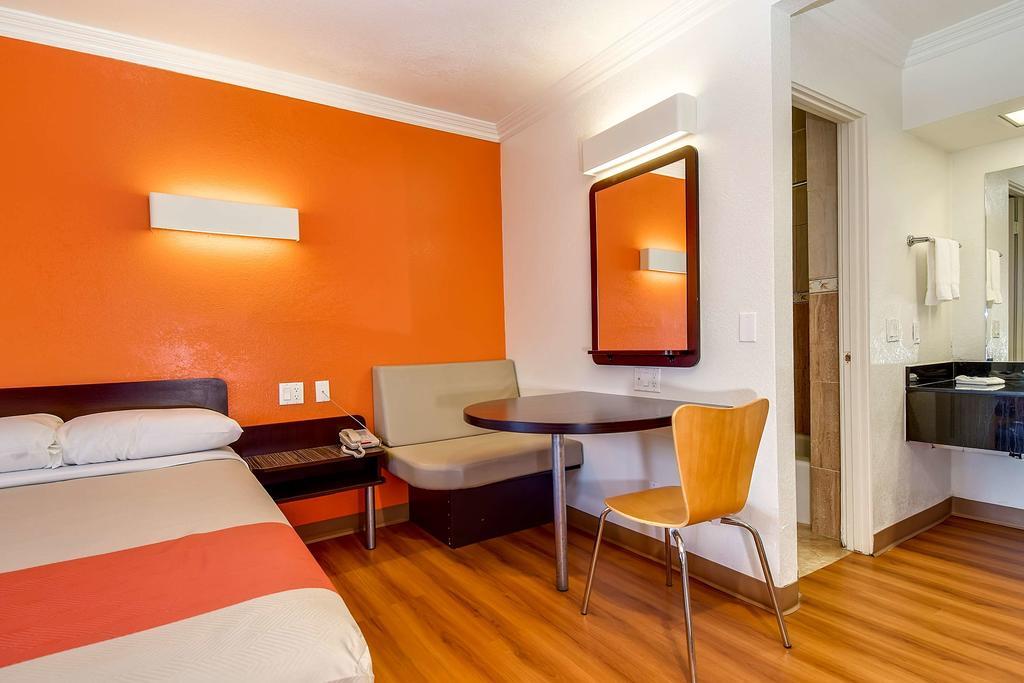 Motel 6 Garden Grove Esterno foto
